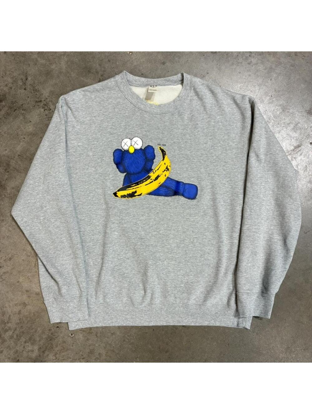 KAWS ANDY WARHOL companion banana crewneck uniqlo L 24x27